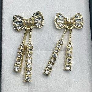 🎀14k Yellow Gold plated Rhinestone Bowknot Dangle Post back Earrings🎀